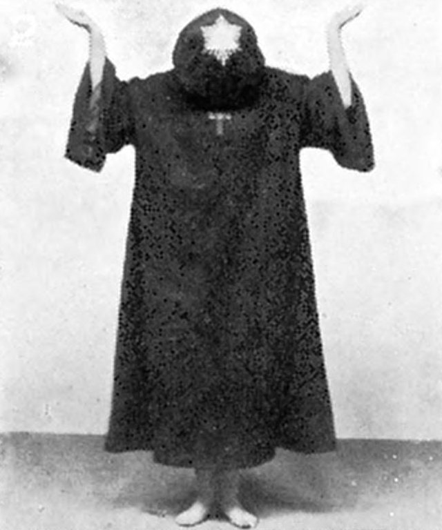 Air: the god Shu supporting the sky: photograph of the sign