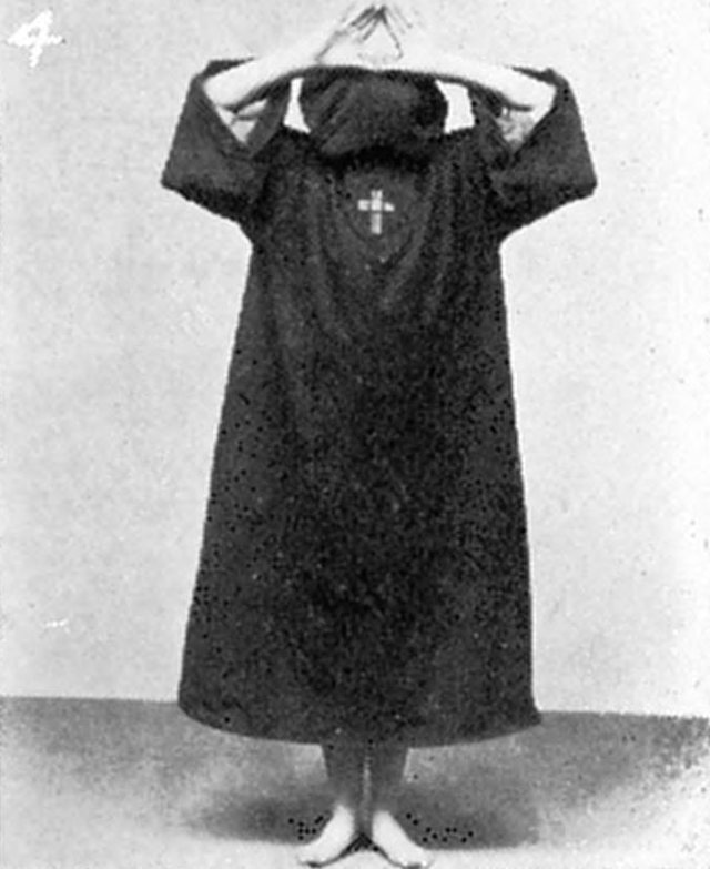 Fire: the goddess Thoum-aesh-neith: photograph of the sign